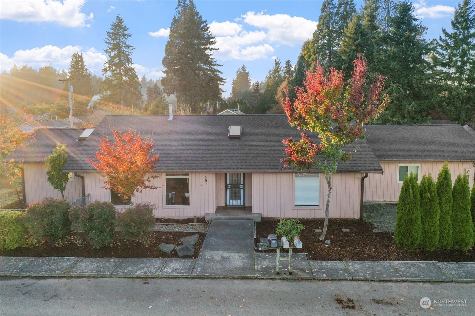 Property Photo: 901 N 7th Avenue SW WA 98512
