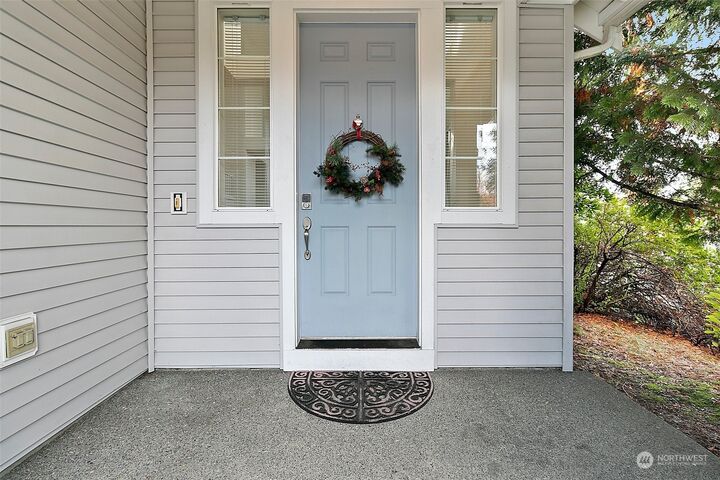 Property Photo: 1401 62nd Court SE WA 98092
