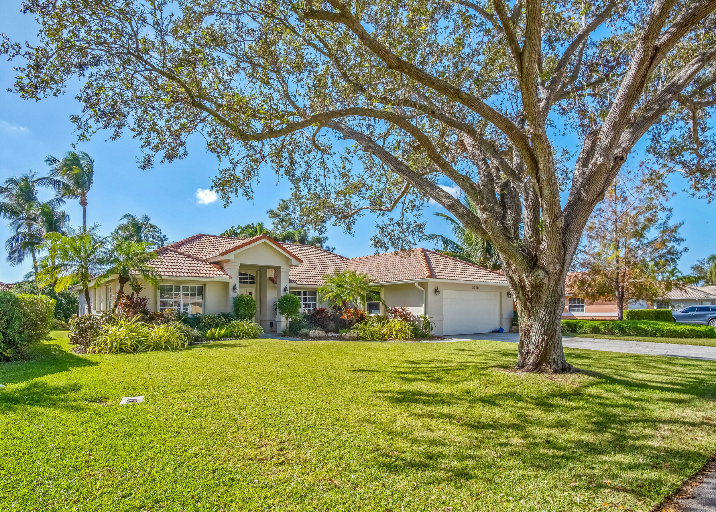 Property Photo:  3720 Beachwood Drive  FL 33445 