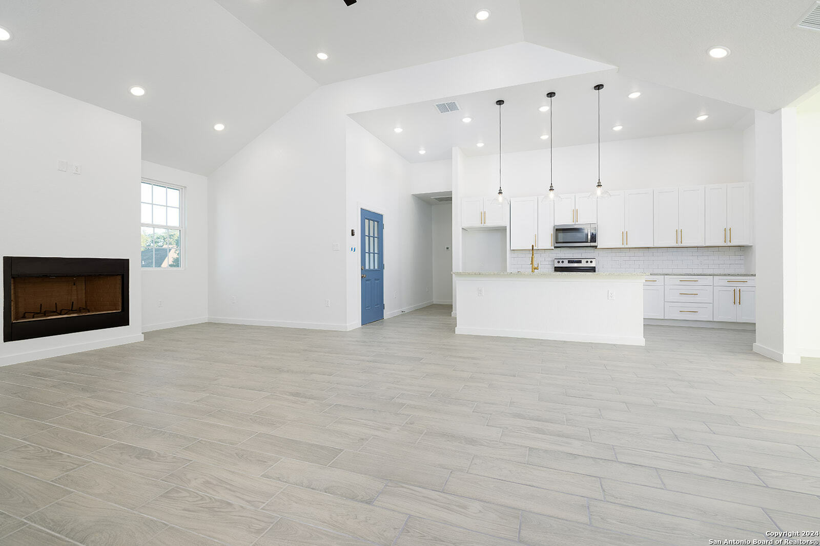 Property Photo: 107 S Lon Price Dr TX 78606