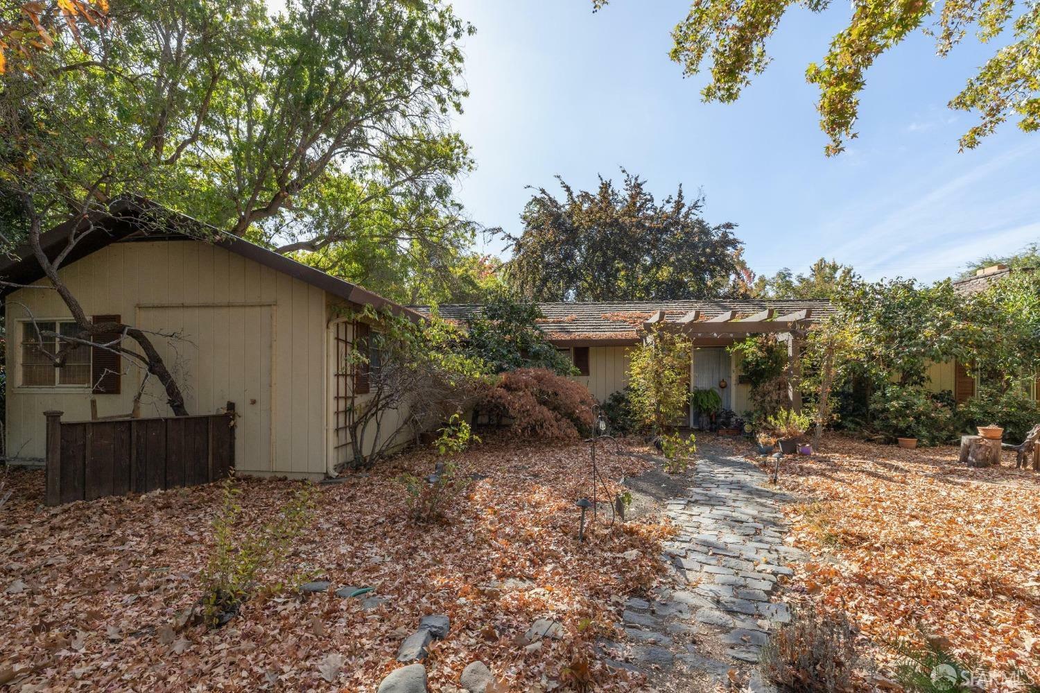 Property Photo:  521 Windsor Drive  CA 94025 