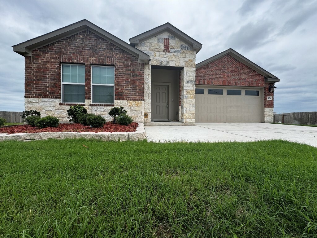 Property Photo:  424 Escondido Circle  TX 78666 