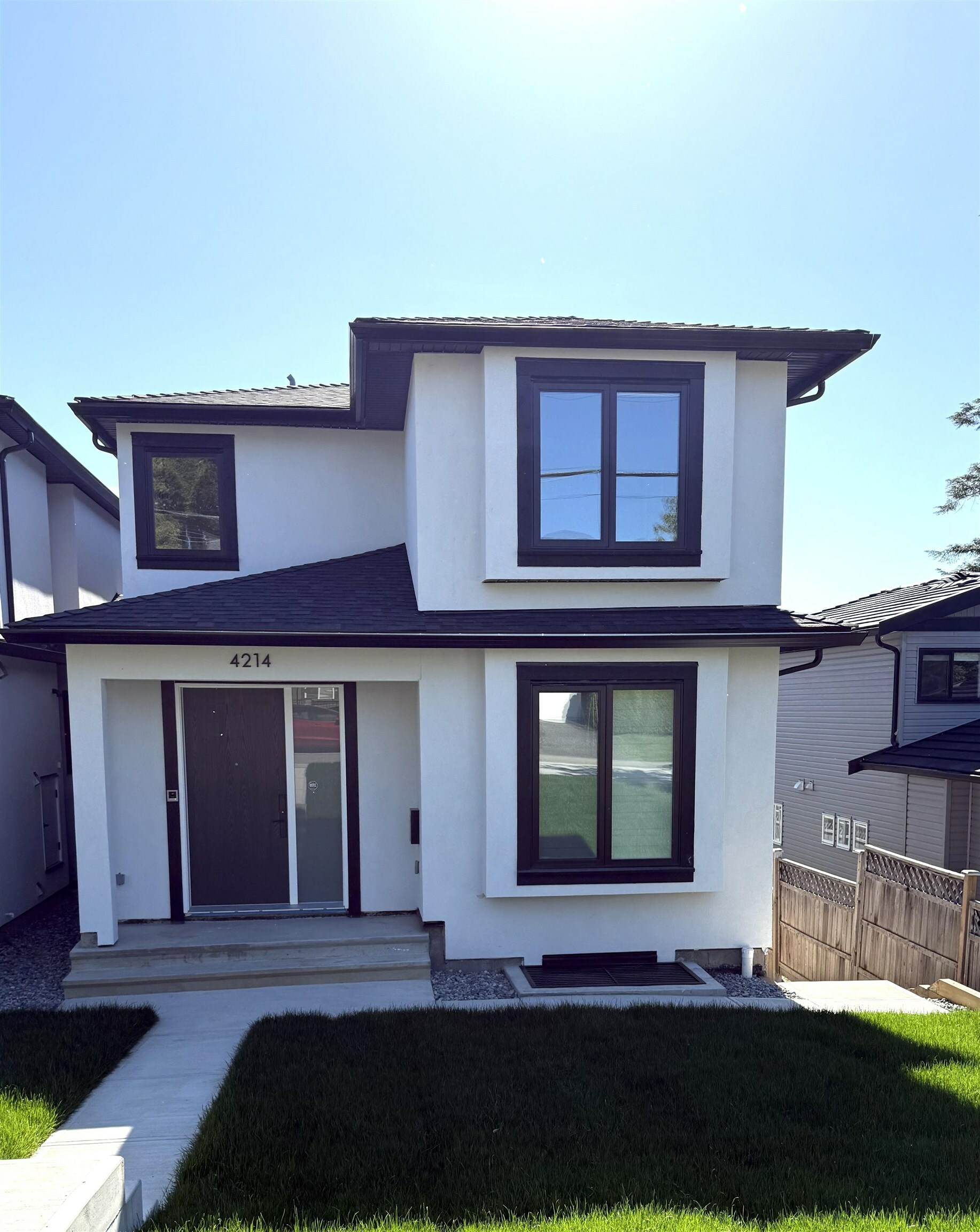 Property Photo: 4212 Macdonald Avenue 2 BC V5M 2K2