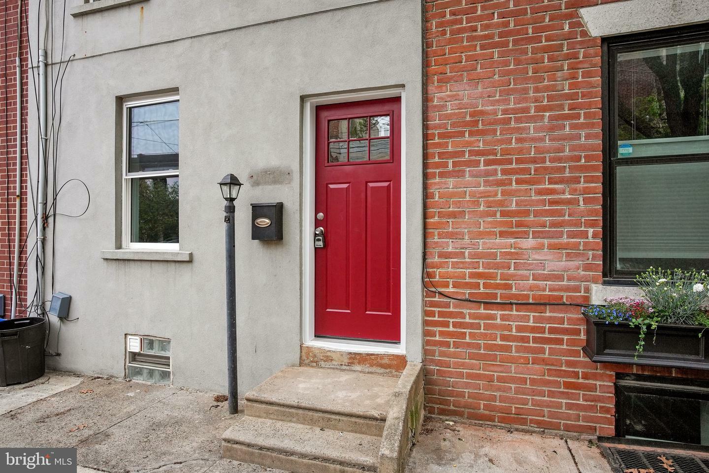 Property Photo:  2310 E Thompson Street  PA 19125 