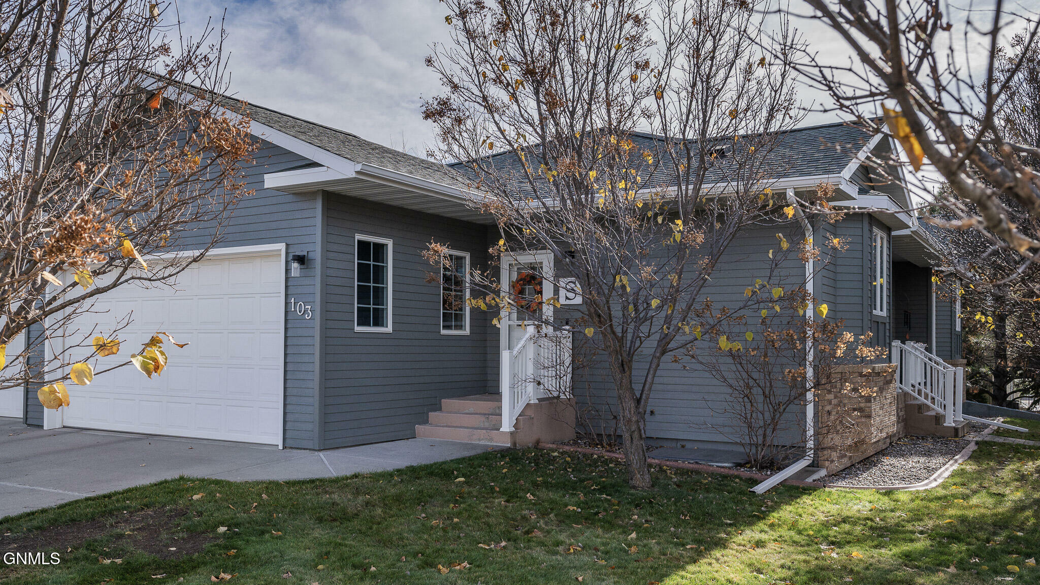 Property Photo:  103 E Edmonton Drive  ND 58503 