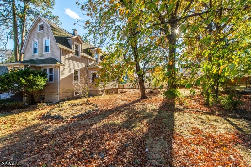 Property Photo:  122 Washington Pl  NJ 07666 