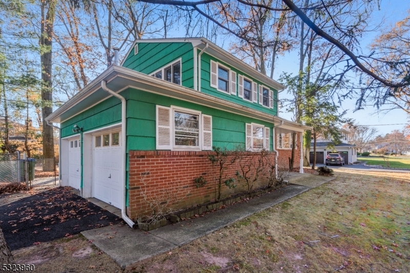 Property Photo:  38 Ventnor Dr  NJ 08820 