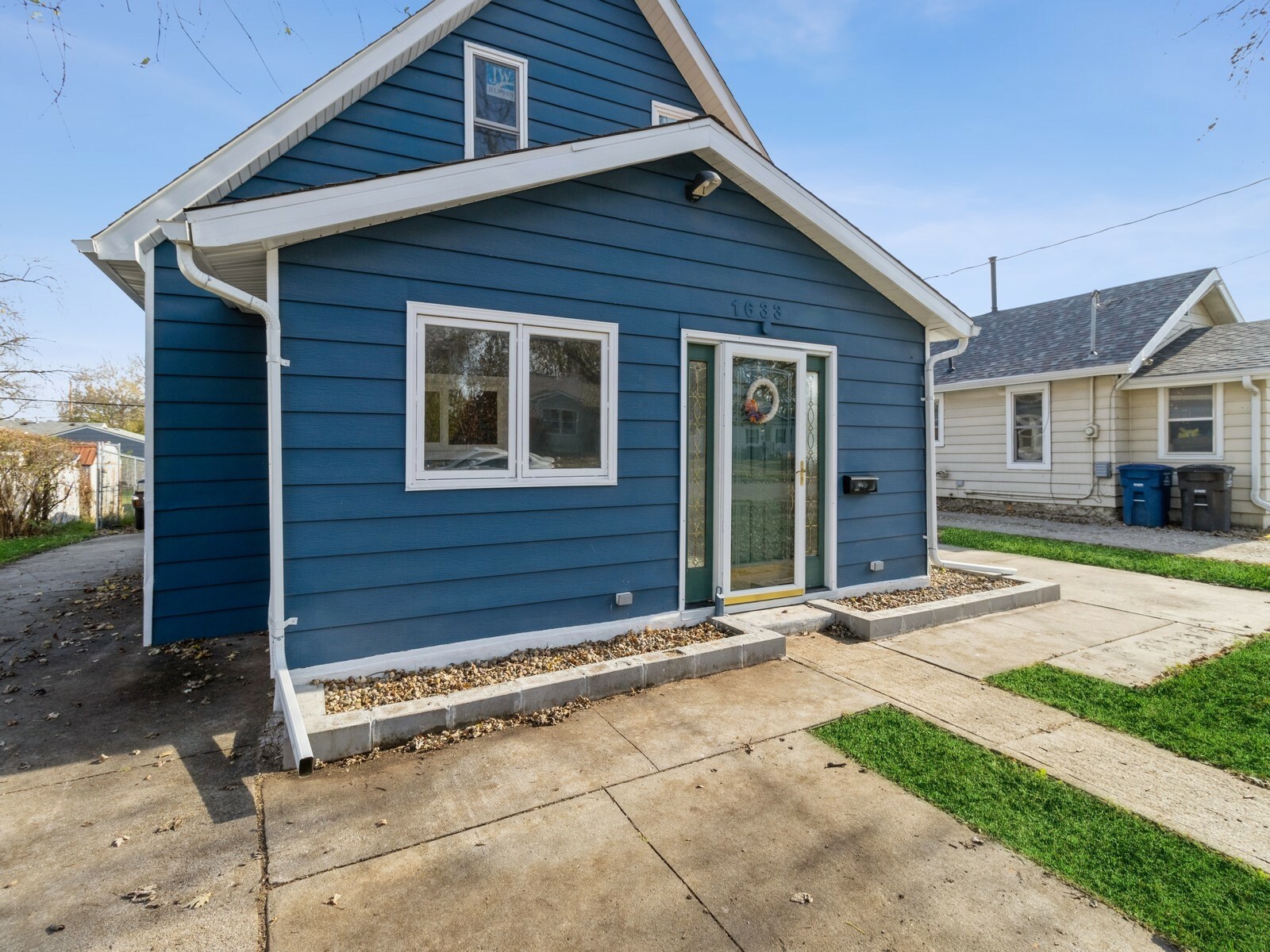 Property Photo:  1633 E 23rd Street  IA 50317 