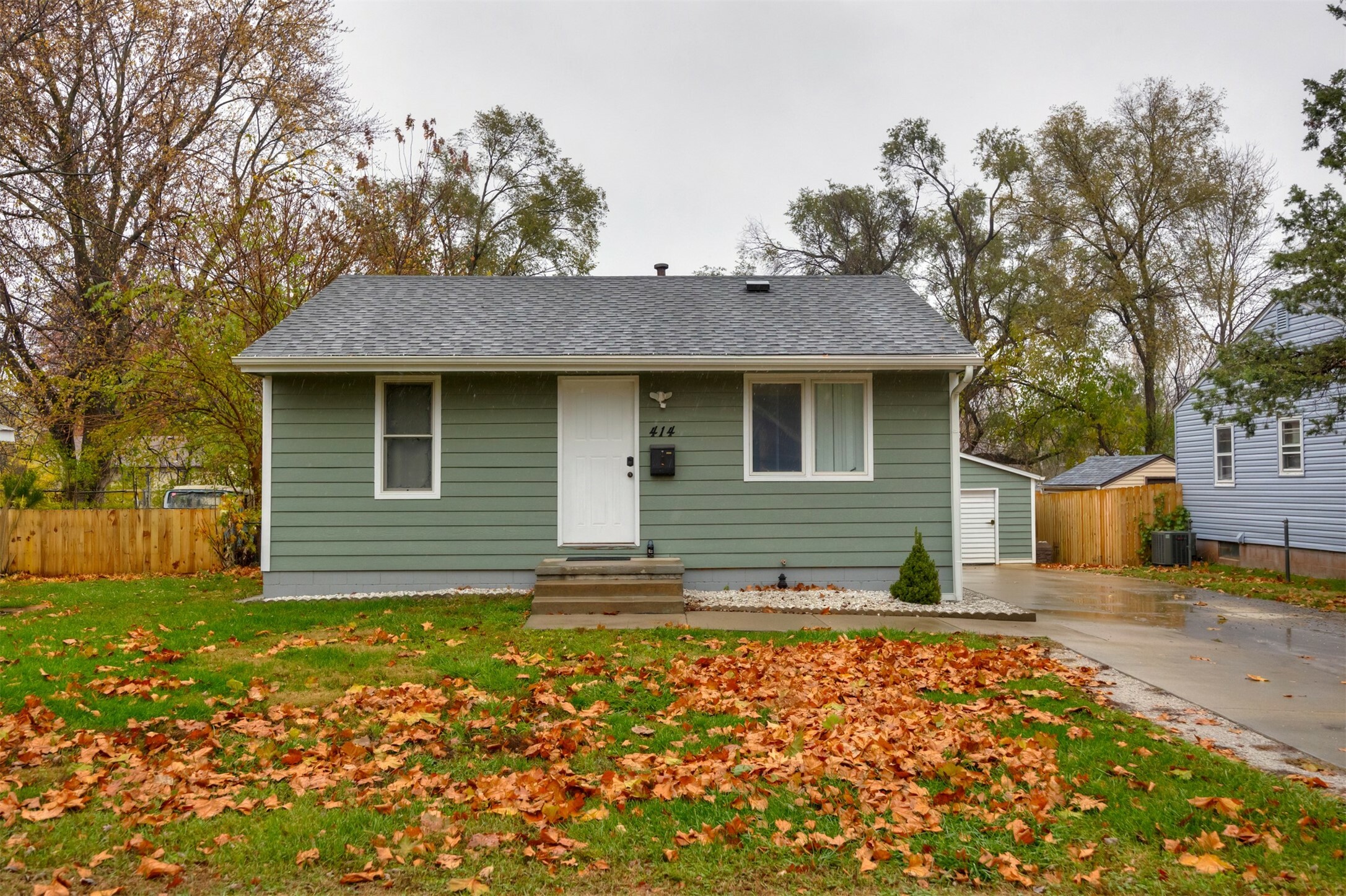 Property Photo:  414 Hartford Avenue  IA 50315 