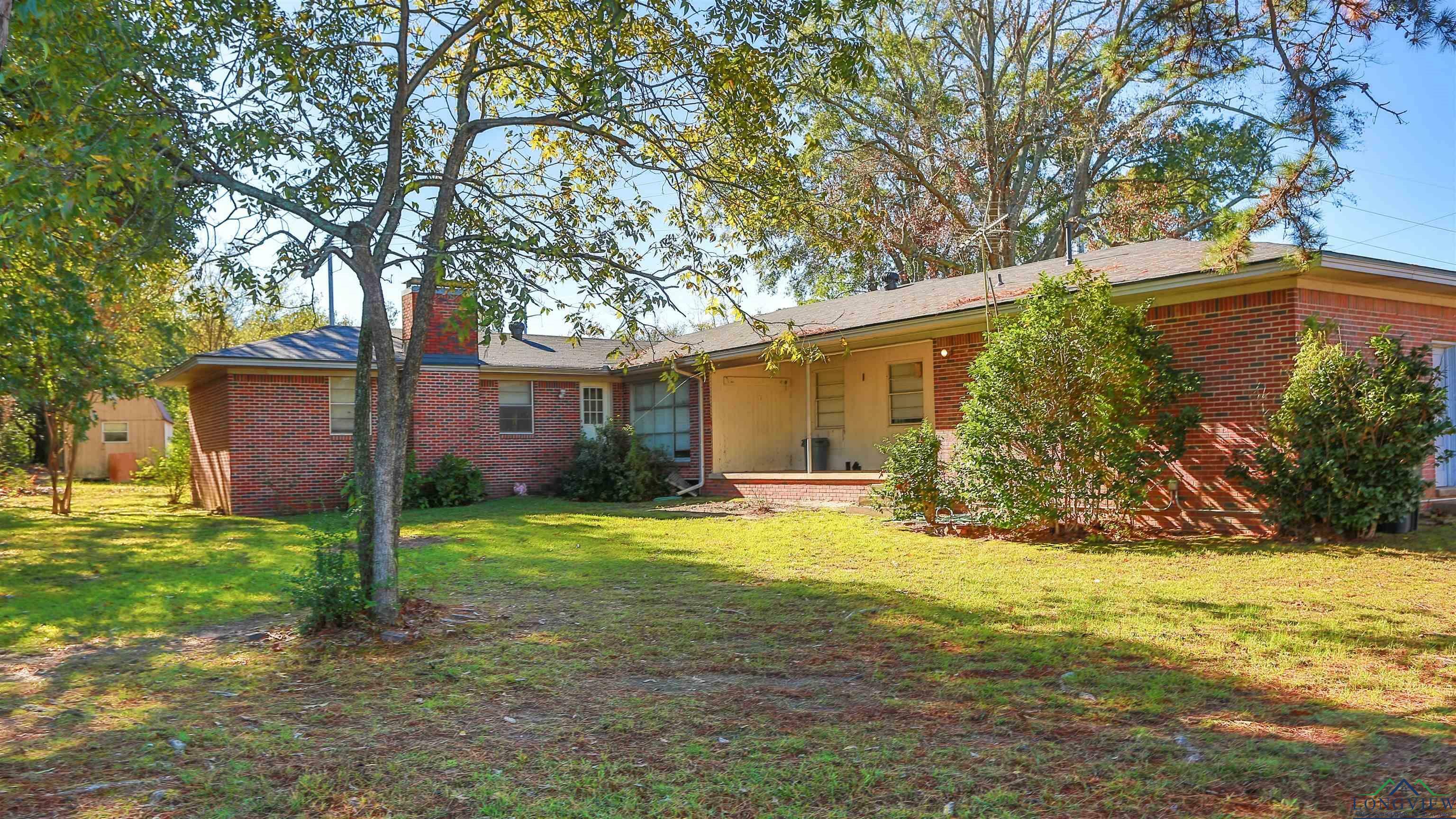 Property Photo:  413 Lynoak  TX 75672-7543 