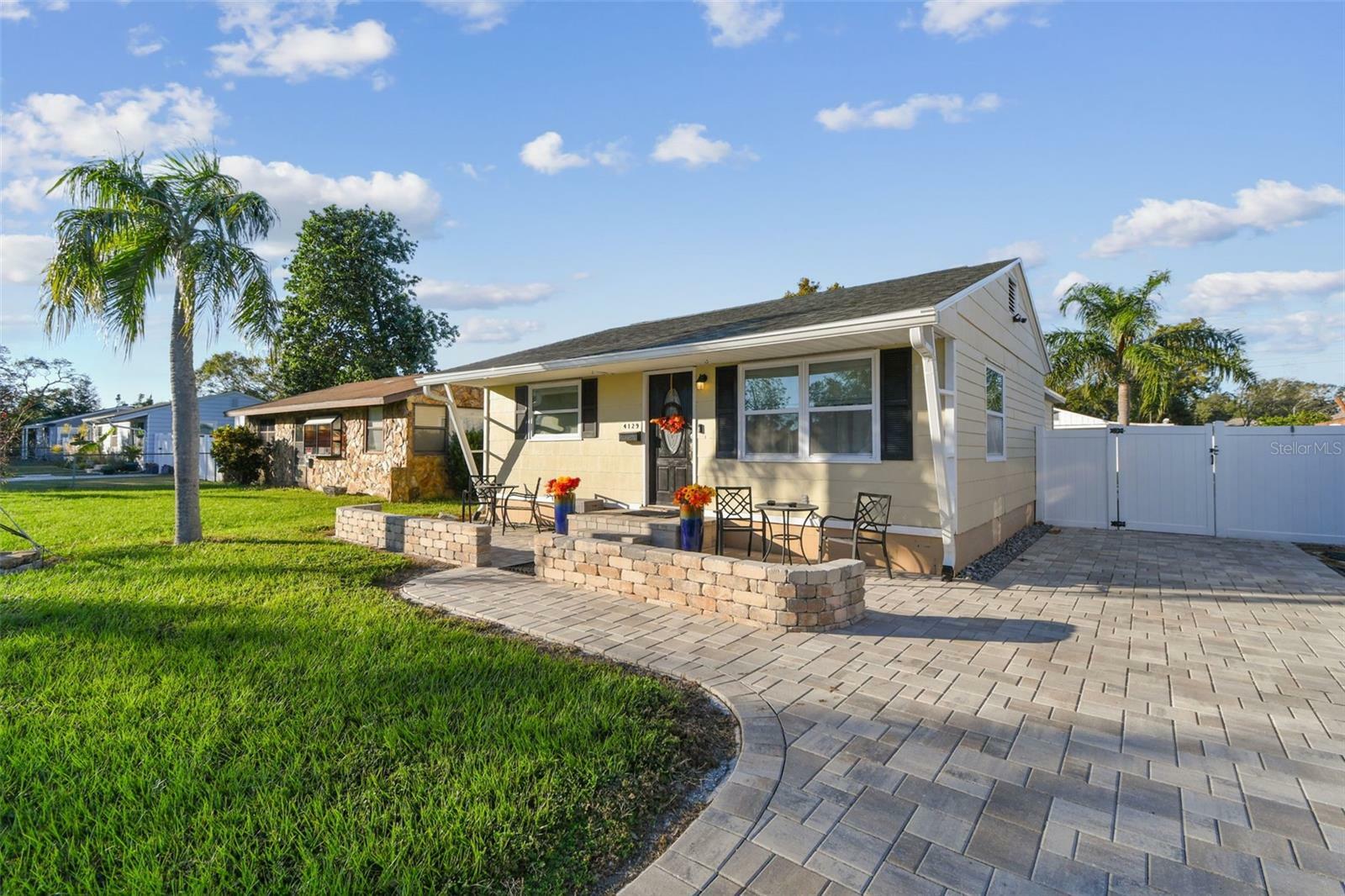 Property Photo: 4129 36th Avenue N FL 33713