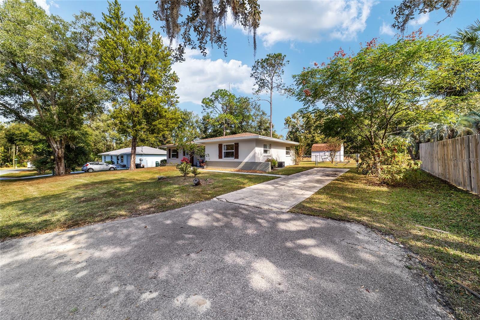 Property Photo:  445 N Rooks Avenue  FL 34453 