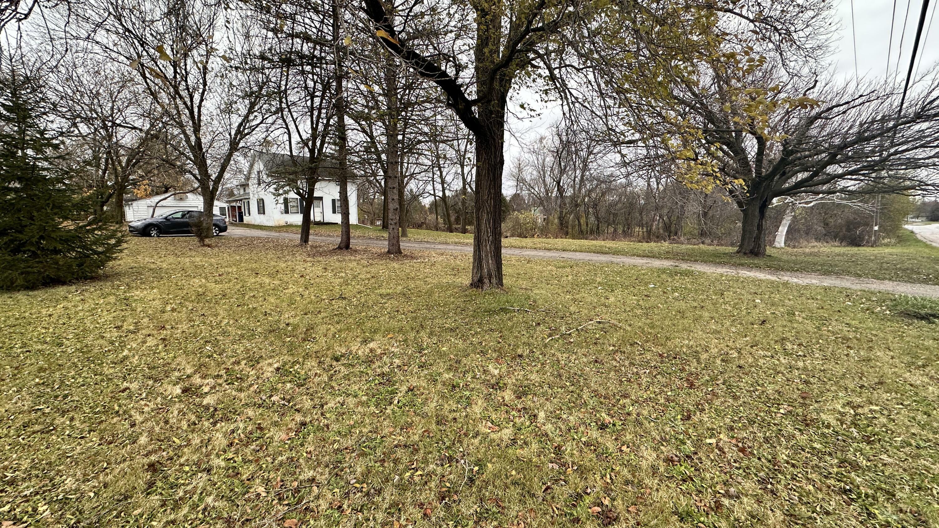 Property Photo:  W124s8171 N Cape Rd  WI 53150 