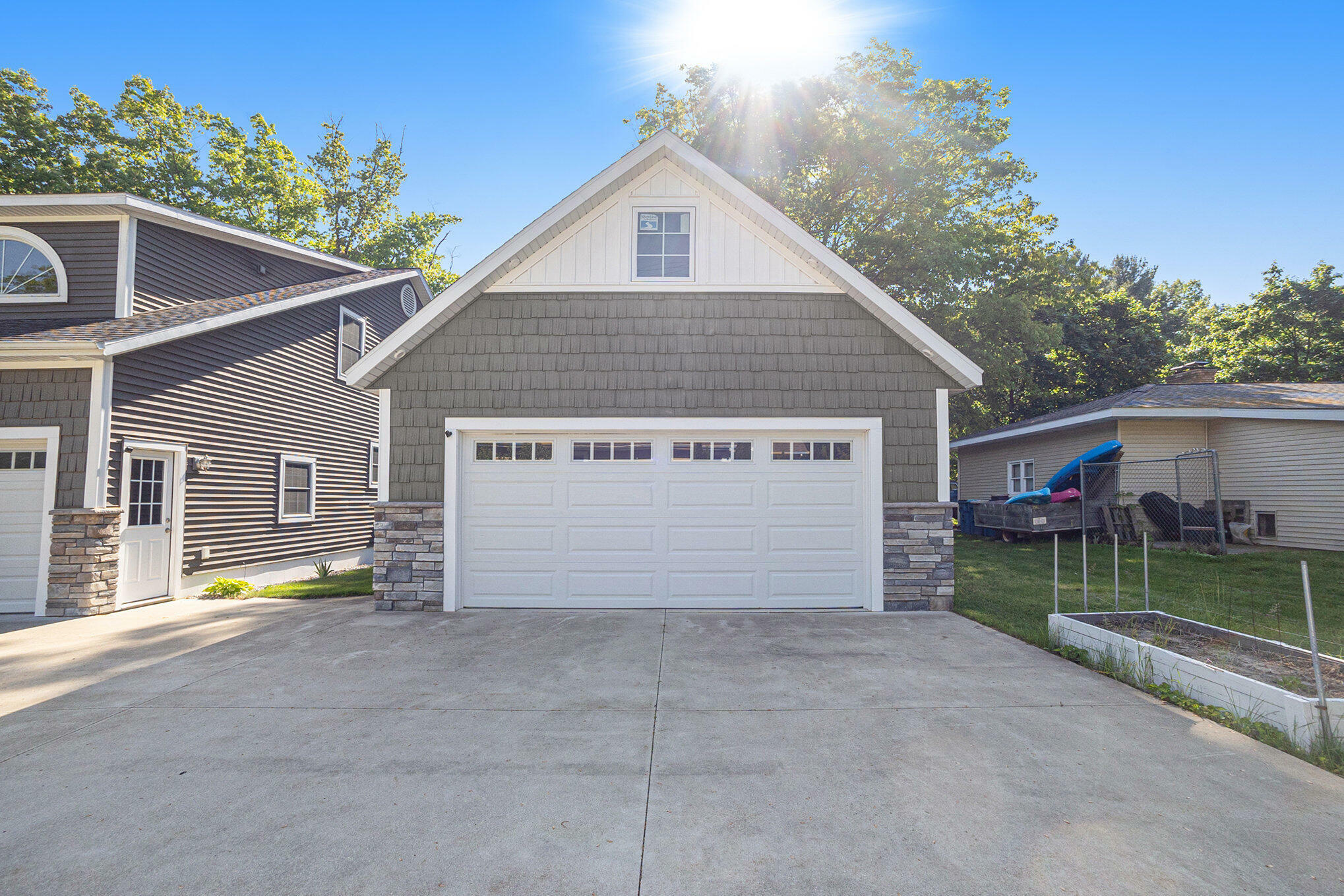Property Photo: 18481 N Fruitport Road MI 49456