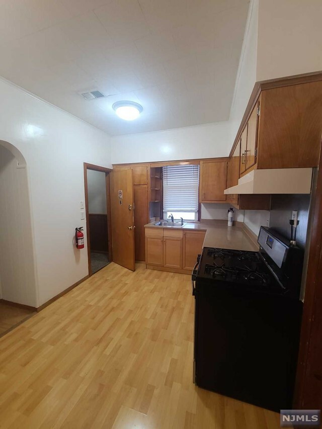 Property Photo:  156 Westminster Place 2nd Floor  NJ 07644 