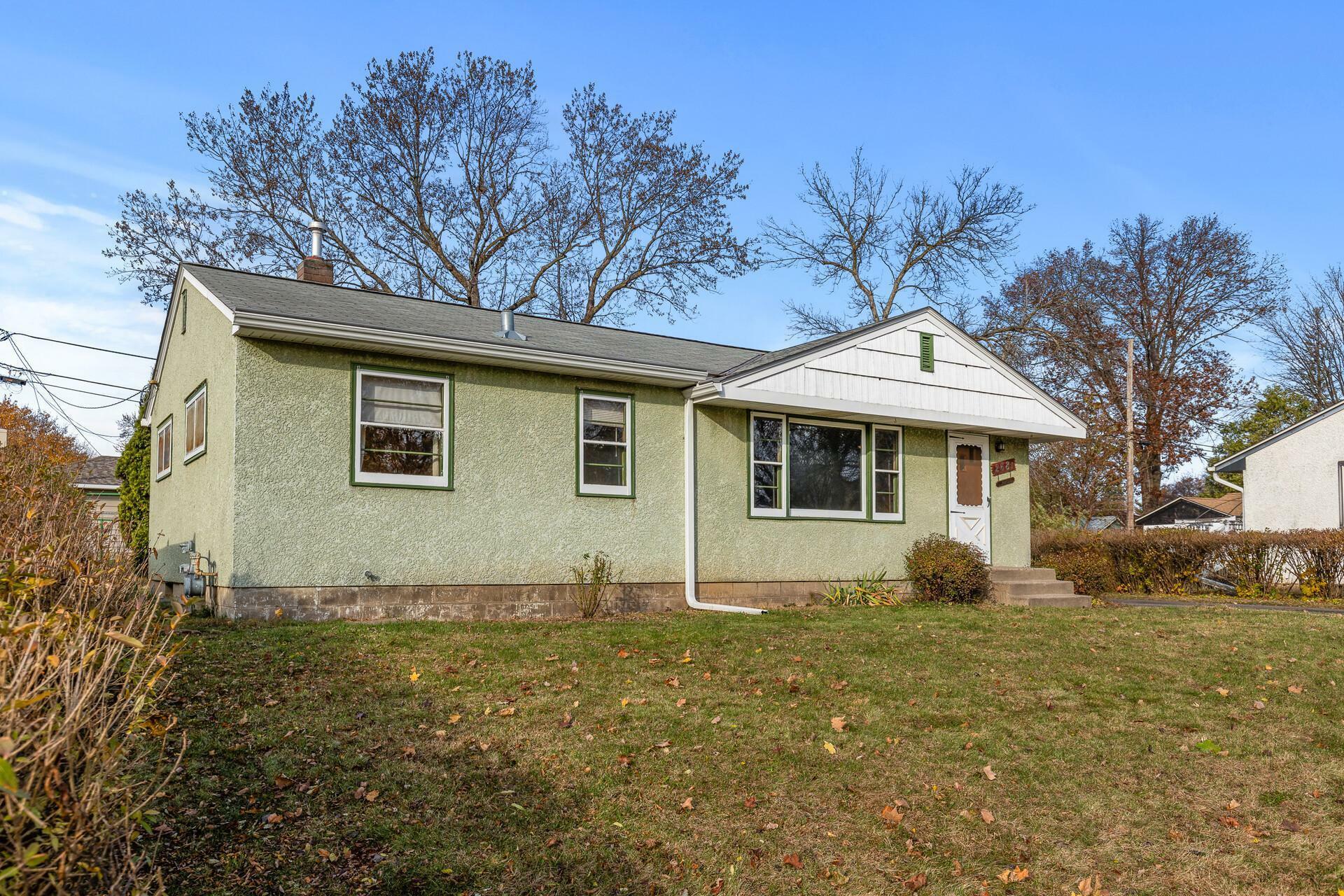 Property Photo:  2681 Delaware Avenue  MN 55109 