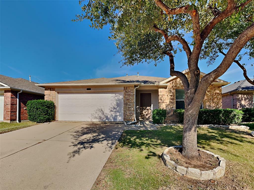 Property Photo:  1805 Two Hawks Drive  TX 76131 