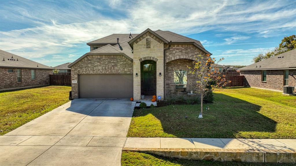 Property Photo: 535 Harbor Drive TX 76020