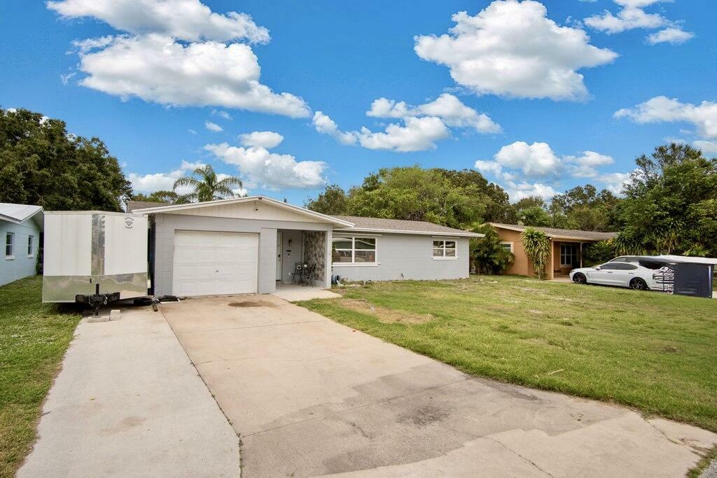 Property Photo:  1016 Hispana Avenue  FL 34982 