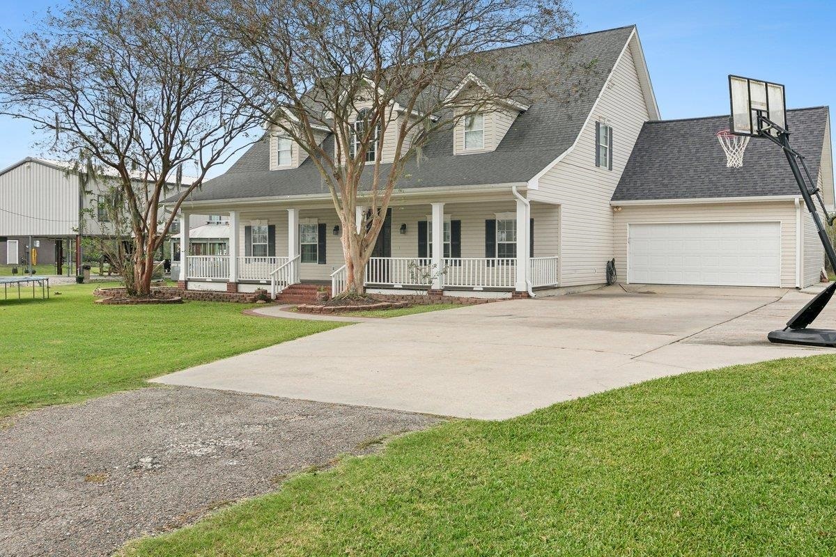 Property Photo: 222 Berwick TX 77611
