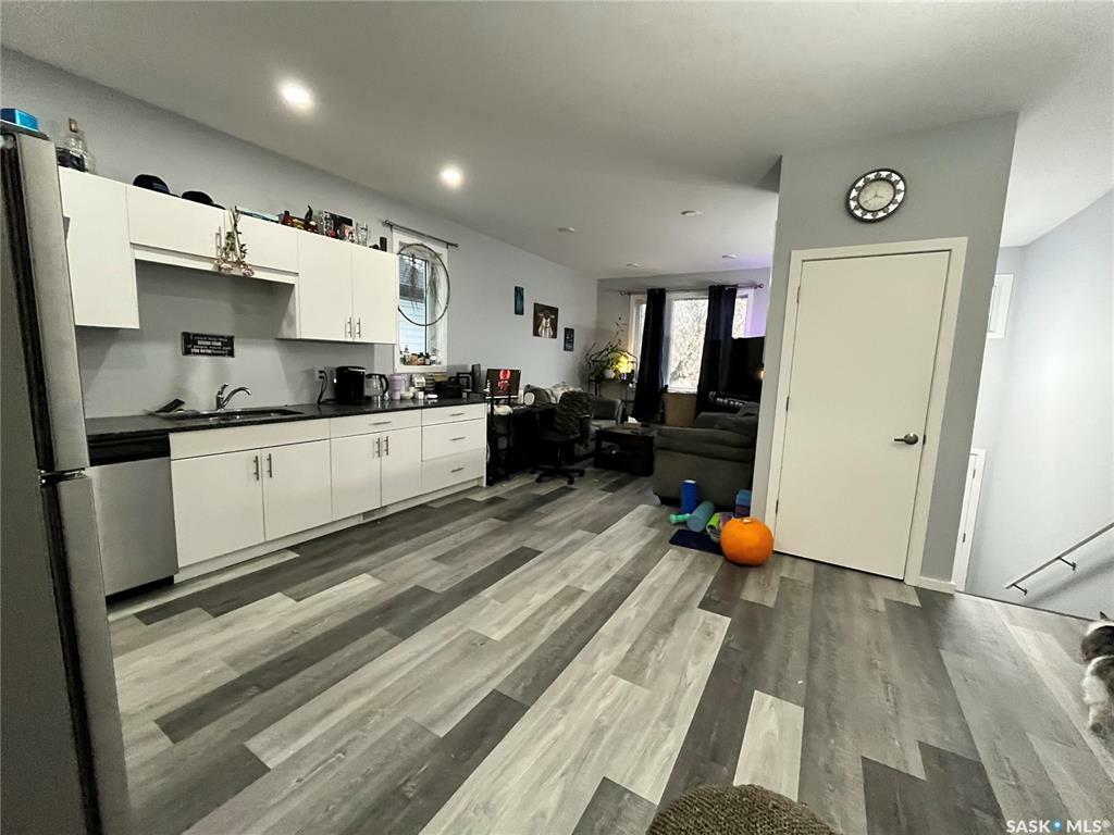 Property Photo:  333 S Avenue S  SK S7M 3A1 