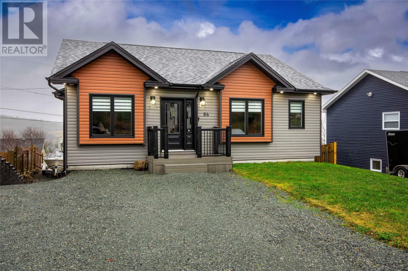 Property Photo:  84 Sweetenwater Avenue  NL A1W 5J2 