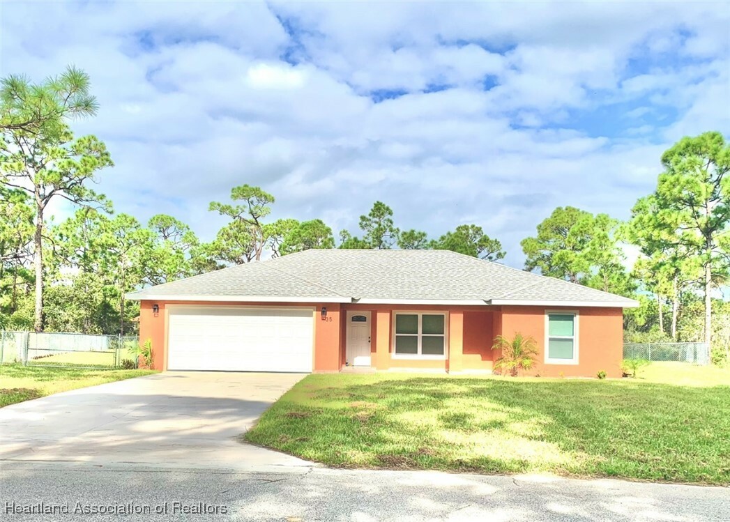 435 Vanguard Avenue NW  Lake Placid FL 33852 photo