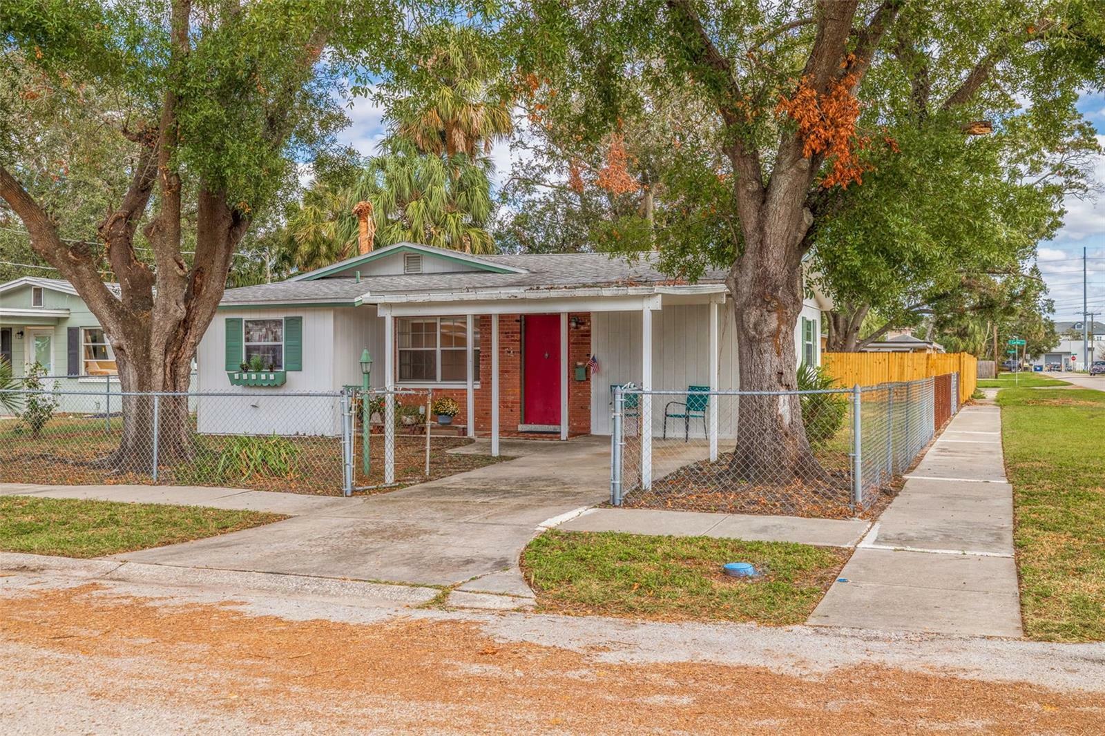 Property Photo:  6816 S Hesperides Street  FL 33616 