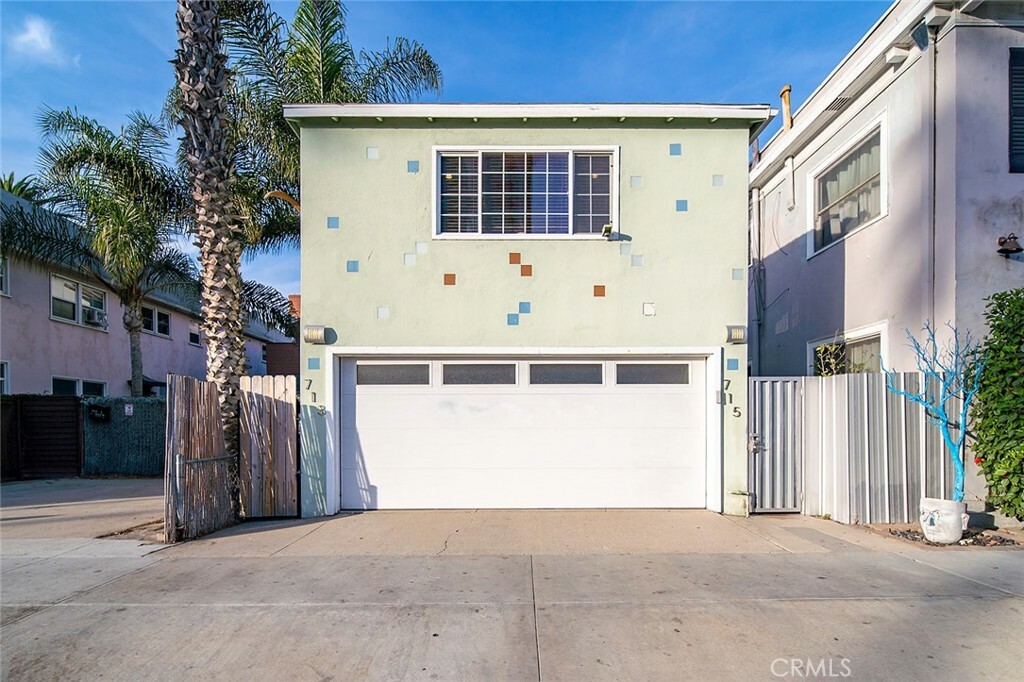 Property Photo:  713 E 1st Street  CA 90802 