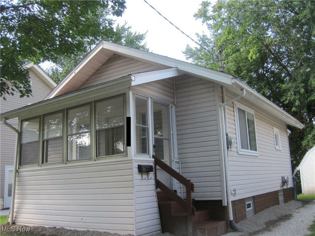 1259 Sevilla Avenue  Akron OH 44314 photo