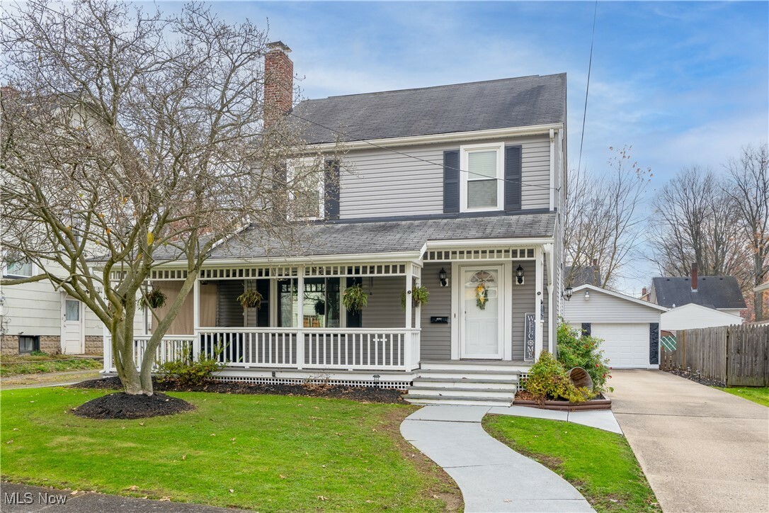 Property Photo:  1524 Hollywood Street NE  OH 44483 