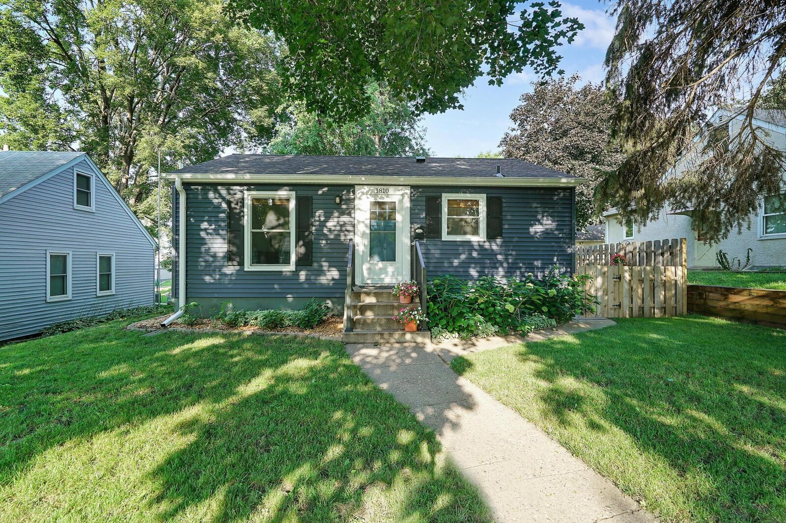 Property Photo:  1810 Cleveland Street NE  MN 55418 