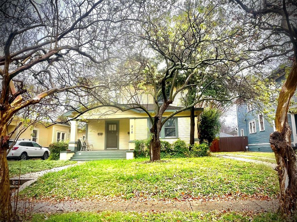 Property Photo:  210 S Rosemont Avenue C  TX 75208 