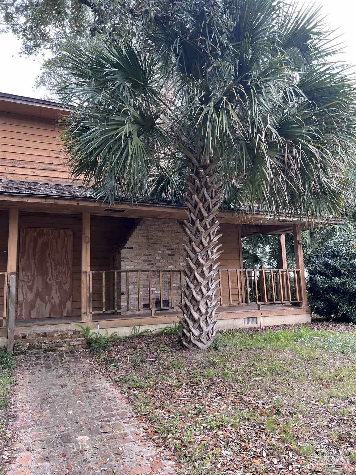 Property Photo:  10 Pickens Ave  FL 32503 