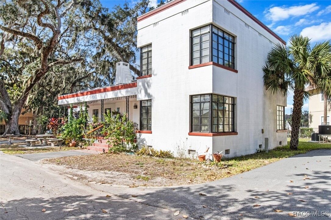 Property Photo:  30 SE Kings Bay Drive  FL 34429 