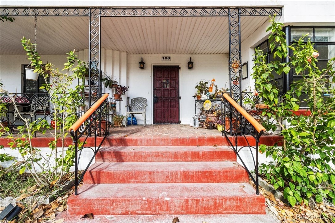 Property Photo: 30 NE Kings Bay Drive FL 34429