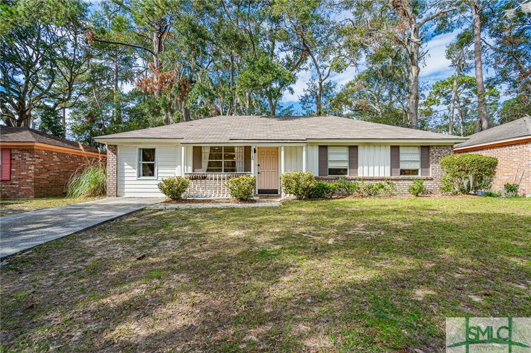 Property Photo: 115 Lucian Circle GA 31406