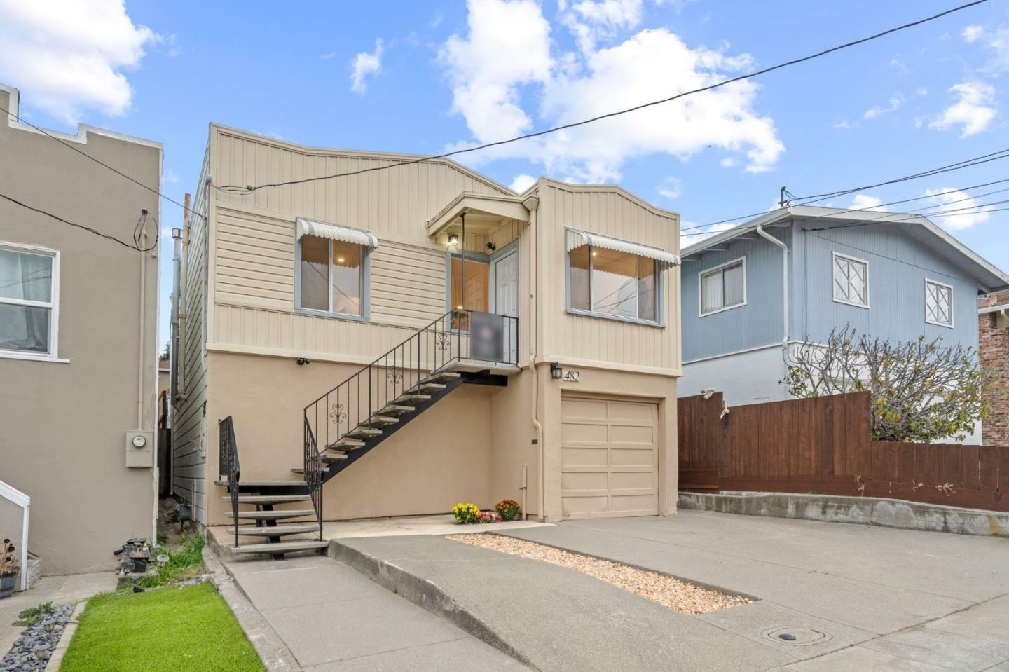 Property Photo:  482 Maple Avenue  CA 94066 