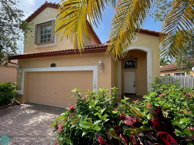 Property Photo:  19249 NW 13th St  FL 33029 