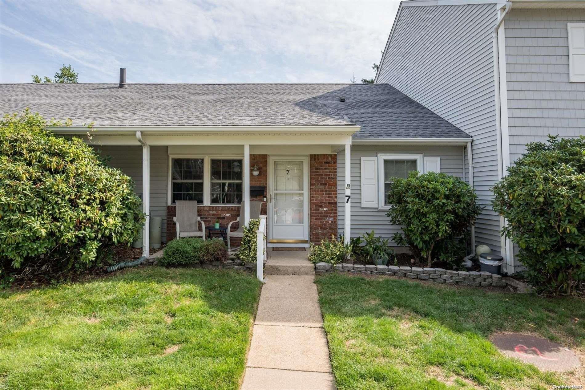 Property Photo:  7 Harvest Time Court 7  NY 11746 