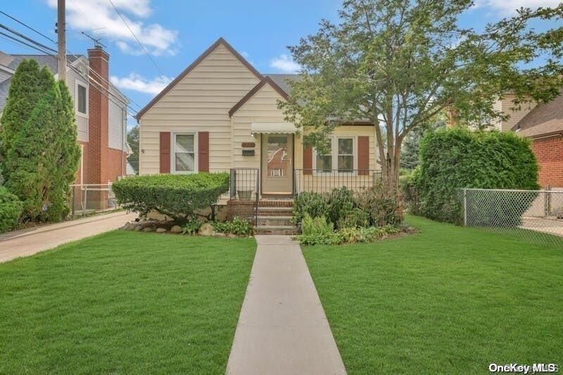 Property Photo:  39 Celler Avenue  NY 11040 