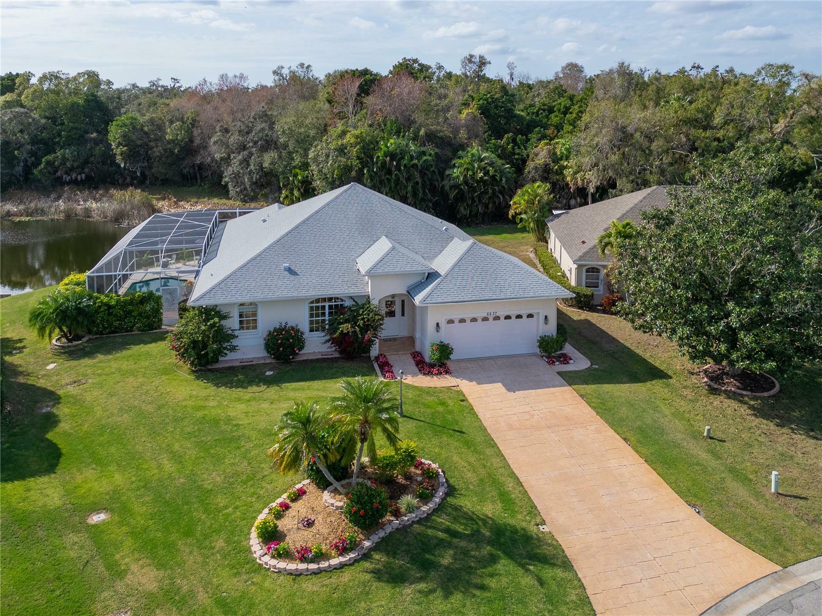 Property Photo: 6637 Pleasant Hill Road FL 34203