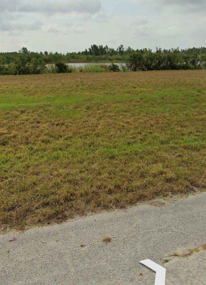 Property Photo:  39 Starling Drive  FL 33946 