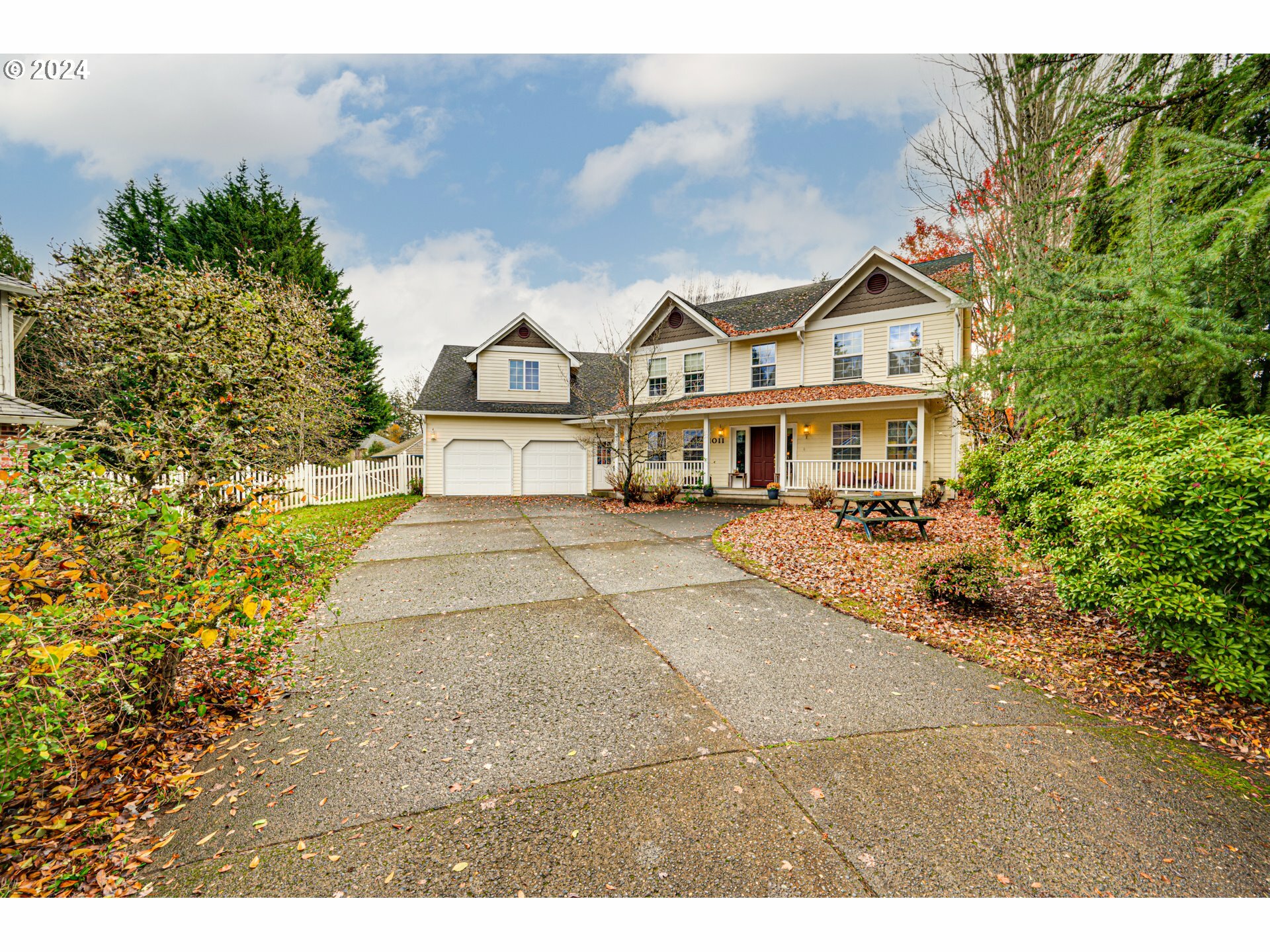 Property Photo:  1011 NW 144th Cir  WA 98685 