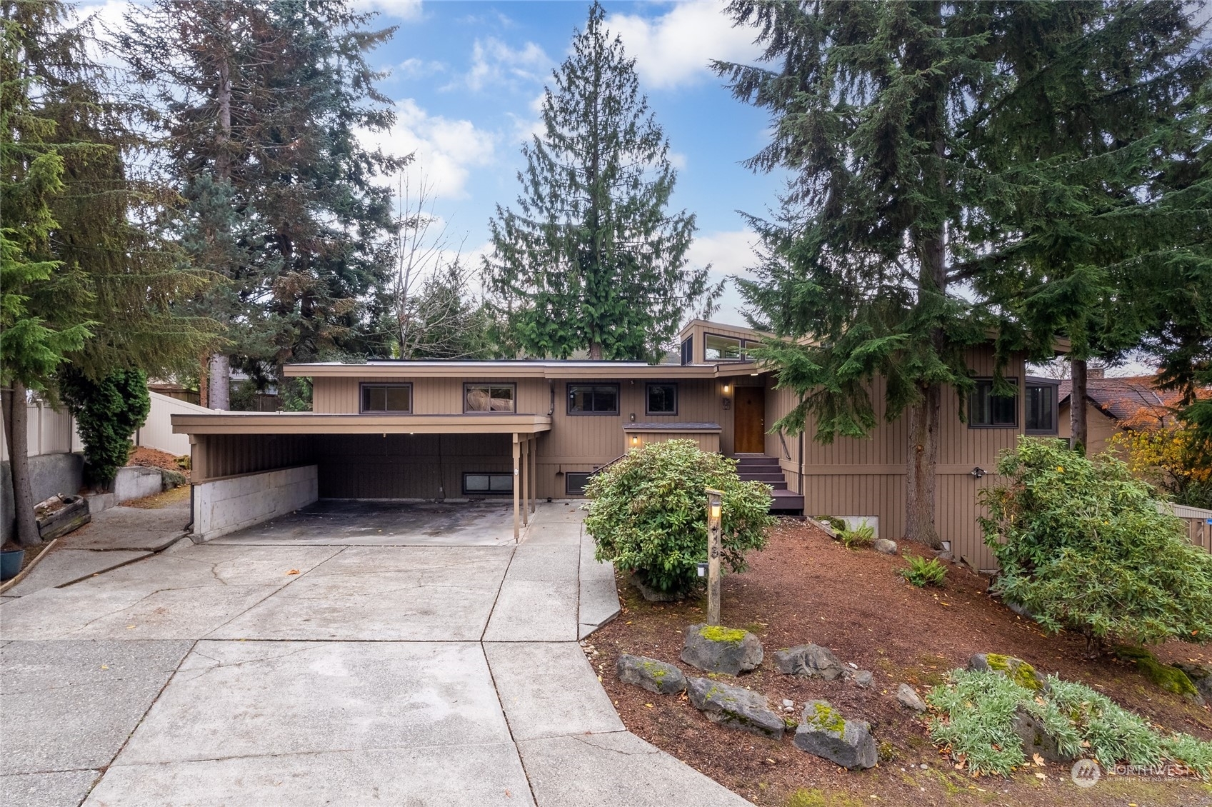 Property Photo:  413 SW 197th Street  WA 98166 