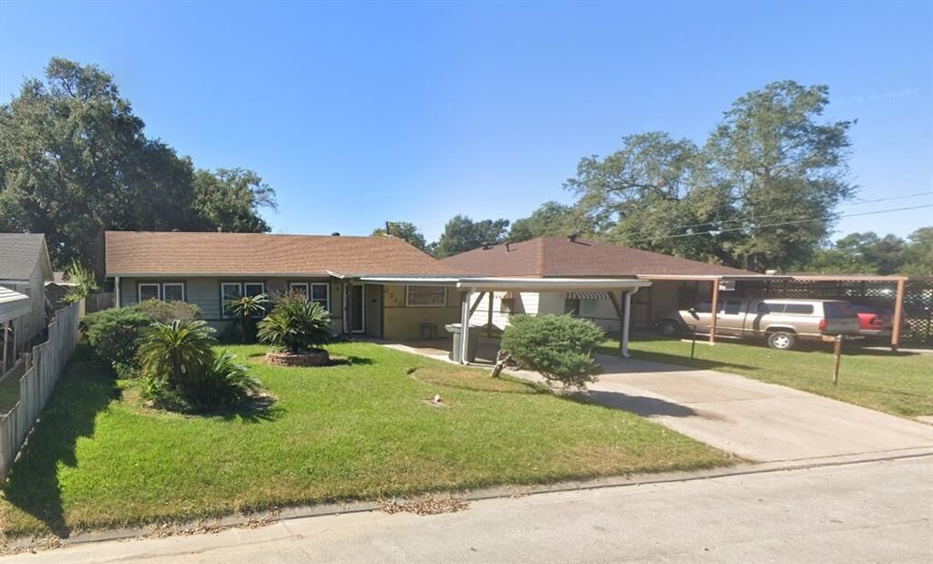 Property Photo: 2340 Columbia Street TX 77701