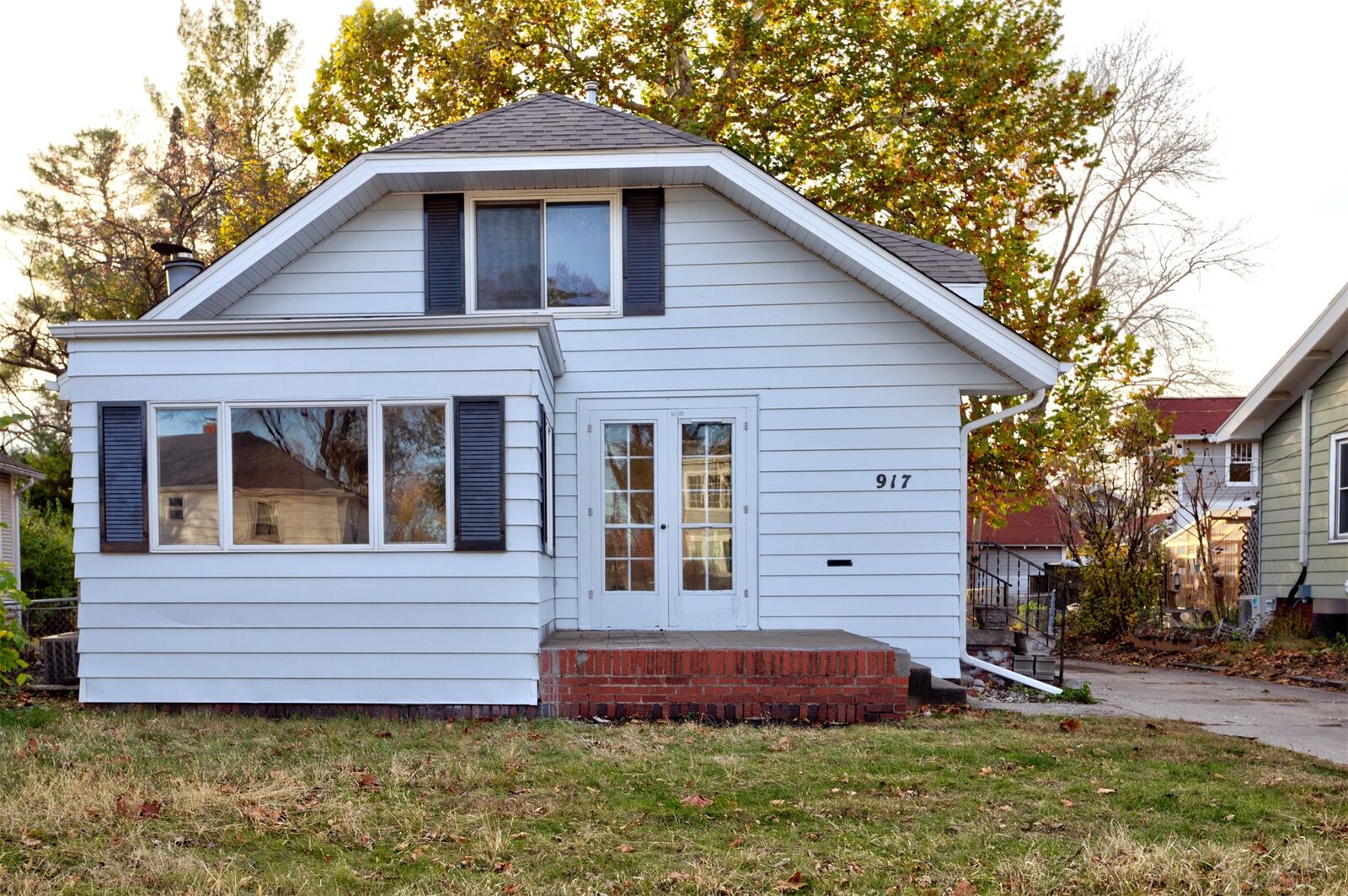 Property Photo:  917 Grand Avenue  IA 50010 