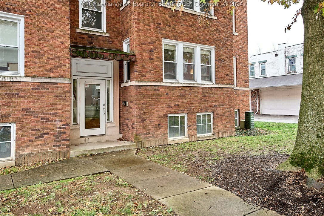 Property Photo:  1313 Lee Street E 231  WV 25301 