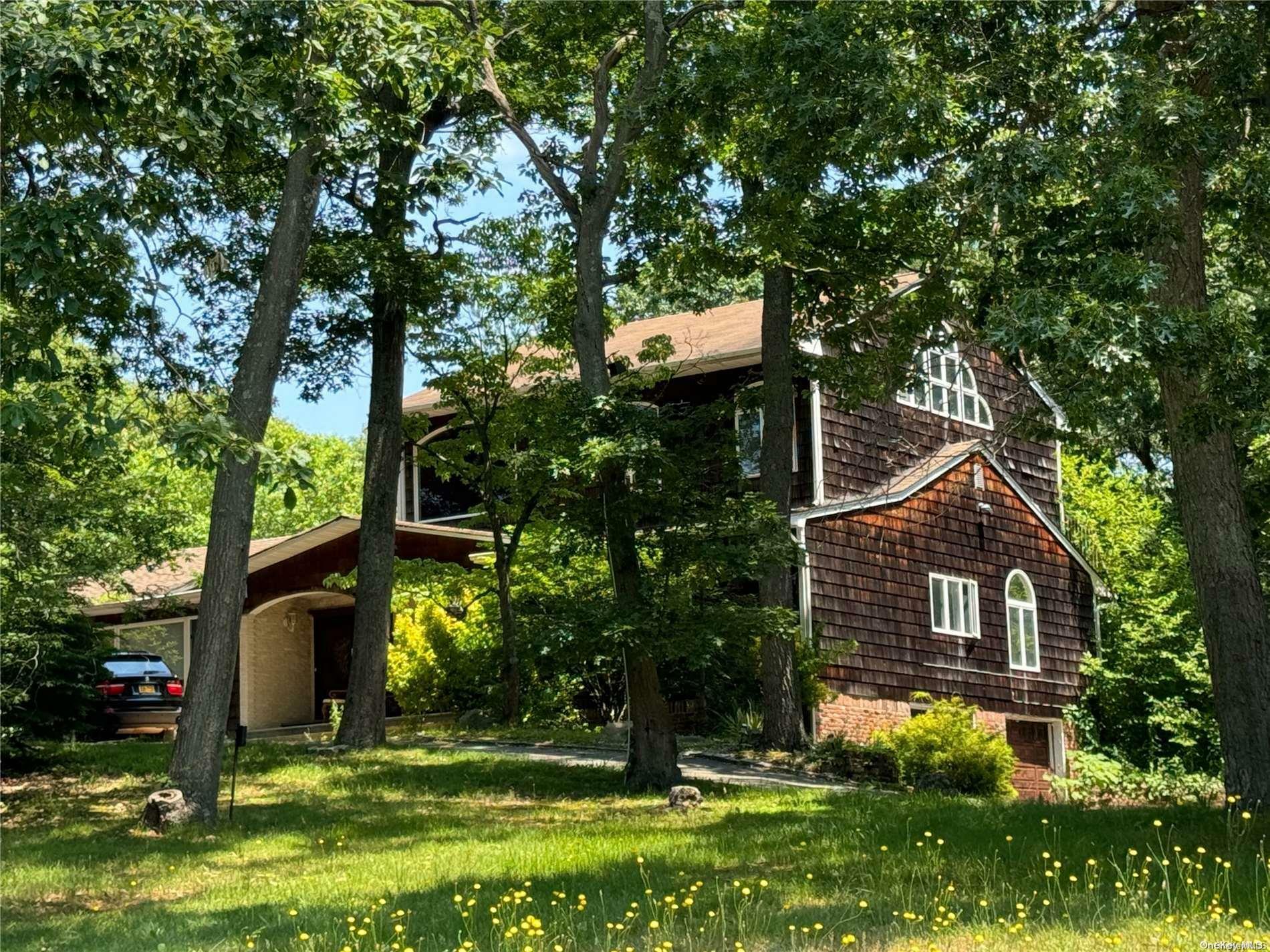 Property Photo:  5 Talburn Lane  NY 11746 