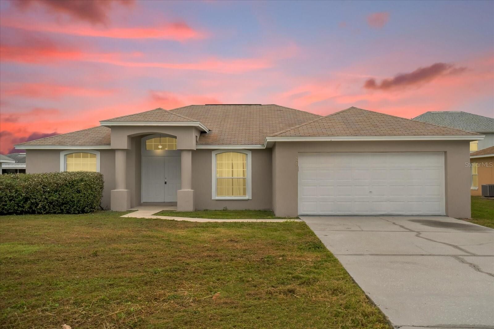 Property Photo:  506 Finch Court  FL 34759 